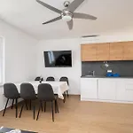 Apartman By The Sea Starigrad, Paklenica - 6580 *