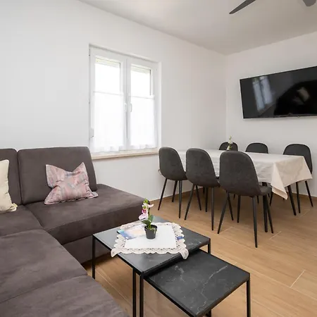 Apartament By The Sea Starigrad, Paklenica - 6580 *